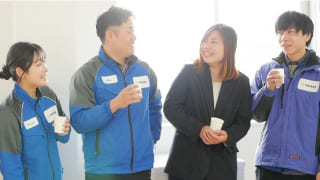 ウェアラ株式会社 サービス/ユニフォームレンタル業 新卒 キャリア お届けするのは、もっと働きやすい未来。